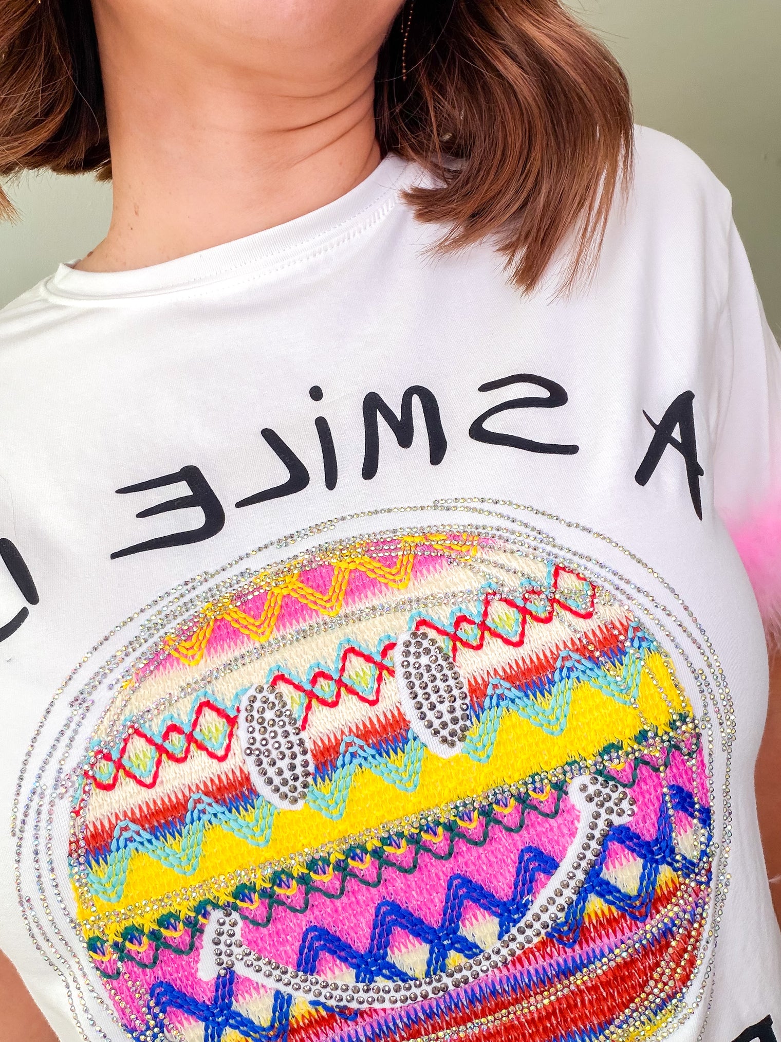 Smiley Chic Feather Tee