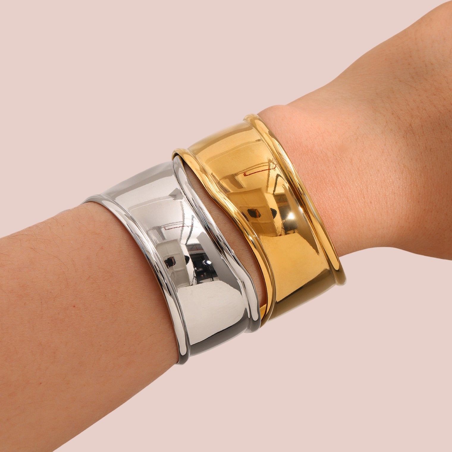 Isa Cuff