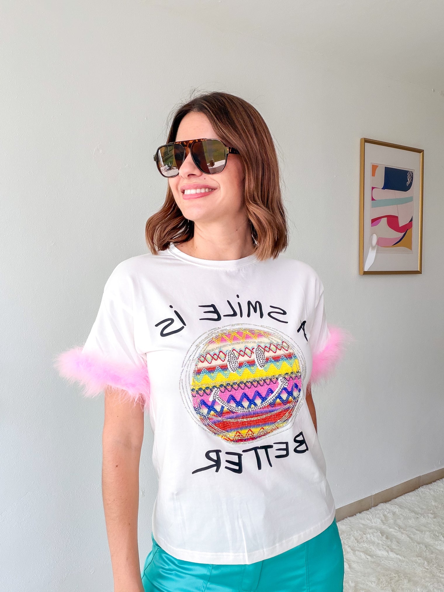 Smiley Chic Feather Tee